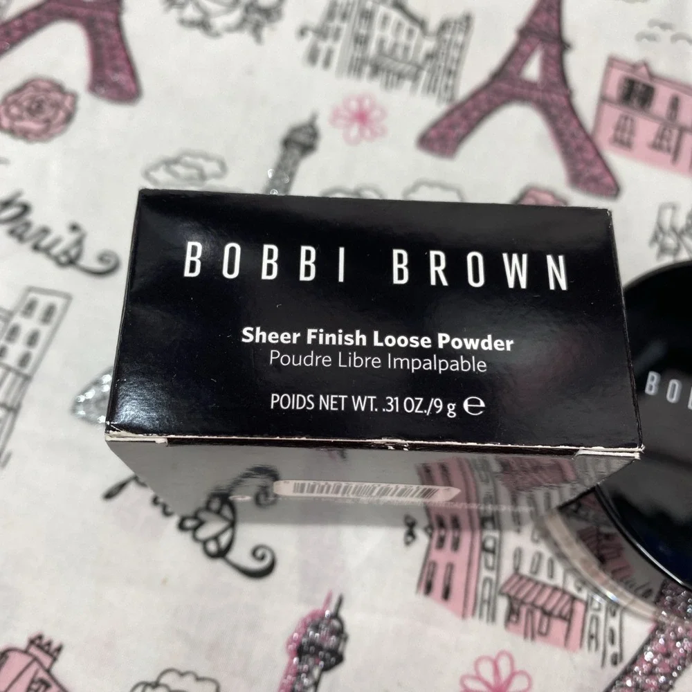 Bobbi Brown Sheer Finish Loose Powder in SOFT PORCELAIN .31 OZ / 9G‎